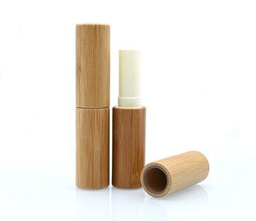 il contenitore d'imballaggio cosmetico di bambù naturale del balsamo di labbro del tubo del rossetto 5g compone