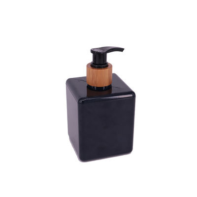 bottiglia quadrata nera del bagno dello sciampo 250ml con le bottiglie di plastica della pulitrice di bambù della pompa