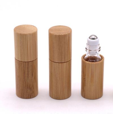rotolo di bambù della bottiglia di olio essenziale 15ml su vetro da bottiglia con il cappuccio di bambù naturale